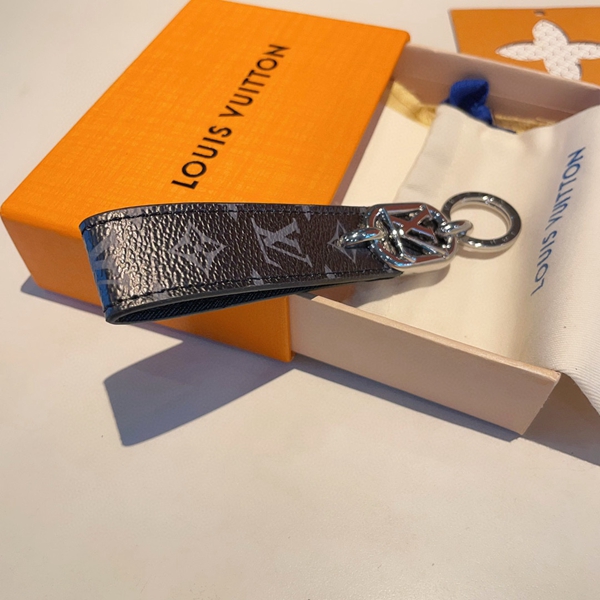 ブランドキーホルダー着用イメージ